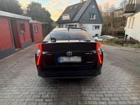Gebraucht Toyota Prius 122 PS (89 kW) 2016 Schwarz Limousine