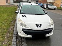 Gebraucht Peugeot 206 68 PS (50 kW) 2009 Weiß Limousine
