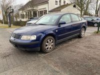 Gebraucht VW Passat Comfortline 102 PS (75 kW) 2002 Blau Limousine