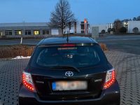 Gebraucht Toyota Yaris 69 PS (50 kW) 2013 Schwarz Kleinwagen