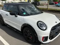 Używany Mini John Cooper Works 231 KM (169 kW) 2025 Biały Hatchback