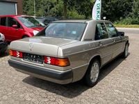 Gebraucht Mercedes 190 118 PS (86 kW) 1988 Gold Limousine