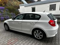 Gebraucht BMW 116 122 PS (89 kW) 2010 Weiß Kleinwagen