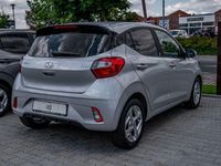 Gebraucht Hyundai i10 Edition 30 67 PS (49 kW) 2022 Farbe: silber Kleinwagen
