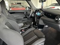 Gebraucht Mini John Cooper Works 136 PS (100 kW) 2023 Weiß metallic Kleinwagen
