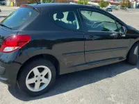 Gebraucht Peugeot 207 73 PS (53 kW) 2010 Schwarz Limousine