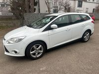 Gebraucht Ford Focus Trend 125 PS (91 kW) 2013 Weiß Limousine