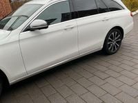 Gebraucht Mercedes E220 194 PS (142 kW) 2019 Weiß Kombi