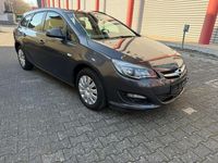 Second-hand Opel Astra Edition 131 CP (96 kW) 2012 Argintiu Break
