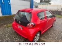 Gebraucht Toyota Aygo Basis 68 PS (50 kW) 2011 Rot Kleinwagen