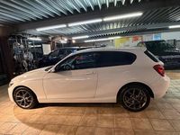 Gebraucht BMW 114 Sport Line 102 PS (75 kW) 2014 Weiß Kleinwagen