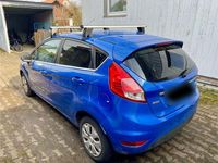 Gebraucht Ford Fiesta 101 PS (74 kW) 2013 Blau Kleinwagen