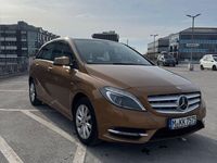 Gebraucht Mercedes B200 Edition 156 PS (114 kW) 2012 Gold Van / Kleinbus