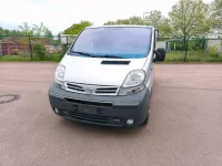Second-hand Nissan Primastar 100 CP (73 kW) 2003 Argintiu Monovolum