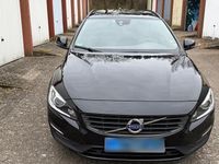 Gebraucht Volvo V60 136 PS (100 kW) 2016 Schwarz Kombi