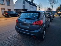 Gebraucht Kia Venga 128 PS (94 kW) 2011 Grau Kleinwagen