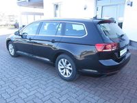 Gebraucht VW Passat 150 PS (110 kW) 2021 Deep black Kombi