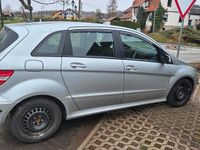 Gebraucht Mercedes B180 109 PS (80 kW) 2010 Silber Van / Kleinbus