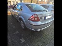 Gebraucht Ford Mondeo 125 PS (91 kW) 2007 Silber Limousine