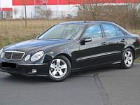 Gebraucht Mercedes E240 Avantgarde 177 PS (130 kW) 2005 Schwarz Limousine