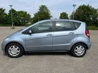 Gebraucht Mercedes A160 Elegance 95 PS (69 kW) 2011 Blau Kleinwagen