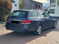 Gebraucht Mercedes E350 Avantgarde 252 PS (185 kW) 2014 Blau Limousine