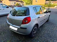 Gebraucht Renault Clio II Authentique 65 PS (47 kW) 2007 Silber Limousine