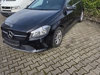 Gebraucht Mercedes A180 122 PS (89 kW) 2017 Schwarz Limousine