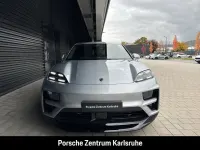 Gebraucht Porsche Macan Turbo 469 kW (639 PS) 2025 Dolomitsilbermetallic SUV