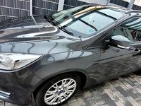 Gebraucht Ford Focus Business Edition 125 PS (91 kW) 2015 Grau Kombi