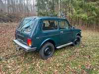 Gebraucht Lada niva 82 PS (60 kW) 2011 Grün SUV