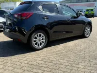 Używany Mazda 2 Edition 90 KM (66 kW) 2015 Czarny Sedan/Limuzyna