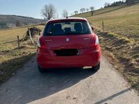 Gebraucht Suzuki Swift 94 PS (69 kW) 2013 Rot Kleinwagen