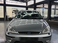 Gebraucht Ford Focus Ghia 114 PS (83 kW) 2003 Silber Kombi