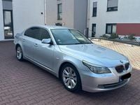 Gebraucht BMW 530 235 PS (172 kW) 2008 Silber Limousine