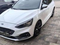 Gebraucht Ford Focus ST 280 PS (205 kW) 2021 Weiß Kleinwagen