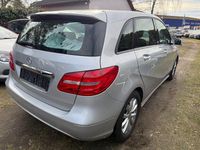 Gebraucht Mercedes B200 156 PS (114 kW) 2012 Silber Van / Kleinbus