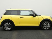 Second-hand Mini Cooper Classic 156 CP (114 kW) 2024 Galben Hatchback