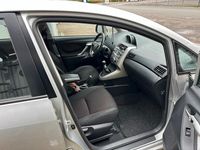 Gebraucht Toyota Verso 126 PS (92 kW) 2011 Silber Van / Kleinbus