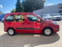 Gebraucht Peugeot TePee Active 99 PS (72 kW) 2016 Rot SUV