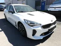 Gebraucht Kia Stinger GT-Line 200 PS (147 kW) 2018 Weiß metallic Kleinwagen