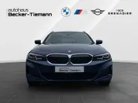 Gebraucht BMW 330e 292 PS (214 kW) 2022 Blau Kombi