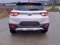 Używany Kia Stonic Vision 120 KM (88 kW) 2018 Srebrny SUV