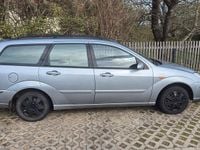 Gebraucht Ford Focus Ghia 101 PS (74 kW) 2004 Silber Kombi