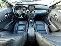 gebraucht Mercedes GLA200 --AUTOMATIK+LEDER+NAVI+KAMERA+AHK+PDC--