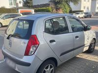 Gebraucht Hyundai i10 75 PS (55 kW) 2010 Silber Kleinwagen