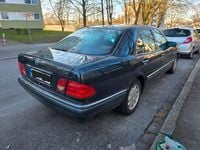Gebraucht Mercedes E200 Elegance 136 PS (100 kW) 1997 Schwarz Limousine