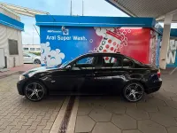 Gebraucht BMW 318 Basis 122 PS (89 kW) 2006 Schwarz Limousine