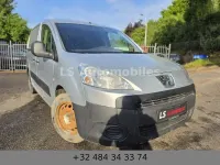 Gebraucht Peugeot Partner 90 PS (66 kW) 2011 Silber Van / Kleinbus