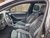 Gebraucht VW Passat R-line 179 PS (131 kW) 2018 Schwarz Kombi